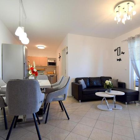 Apartment Lucy Malinska Ngoại thất bức ảnh