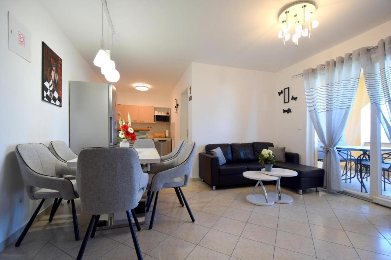 Apartment Lucy Malinska Ngoại thất bức ảnh