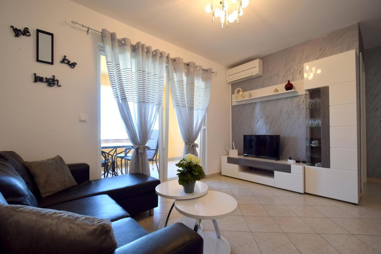 Apartment Lucy Malinska Ngoại thất bức ảnh